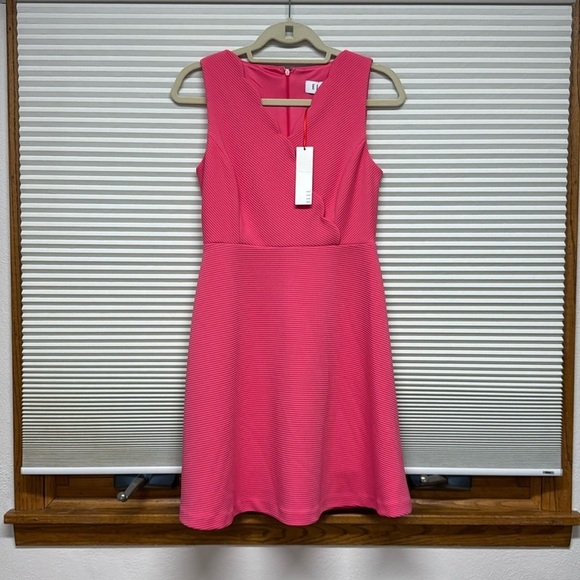 ELLE NWT Pandango Pink Scalloped Ribbed Faux Wrap Sleeveless Fit & Flare Dress - Picture 1 of 12